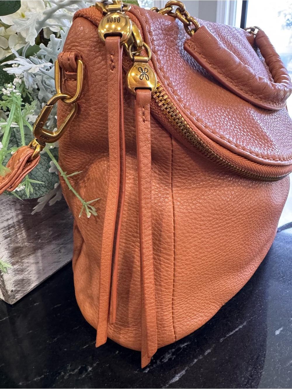 🧡HOBO Fern Foldover Leather Crossbody Messenger Cognac - Picture 10 of 16